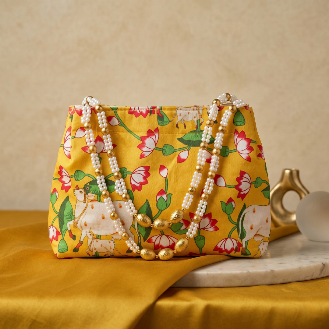 Gauri Clutch
